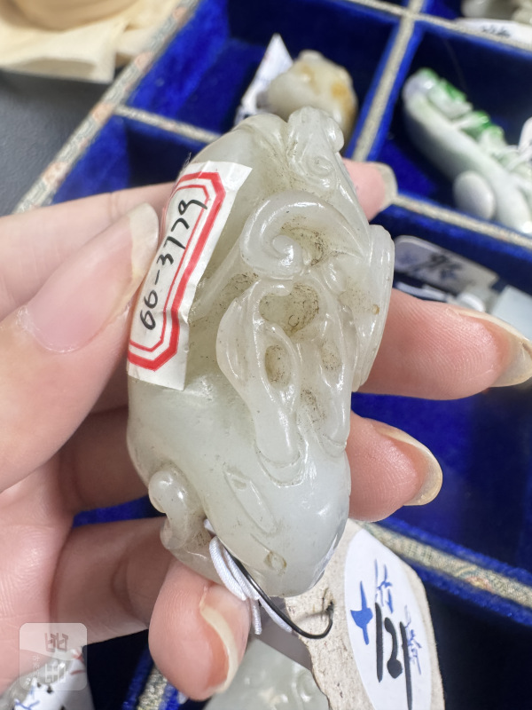 清 玉鹿衔灵芝 - 图11